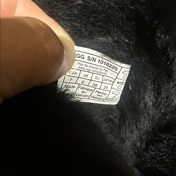 Ugg Women’s Classic Bailey Bow Short Boot - Picture 7 of 8